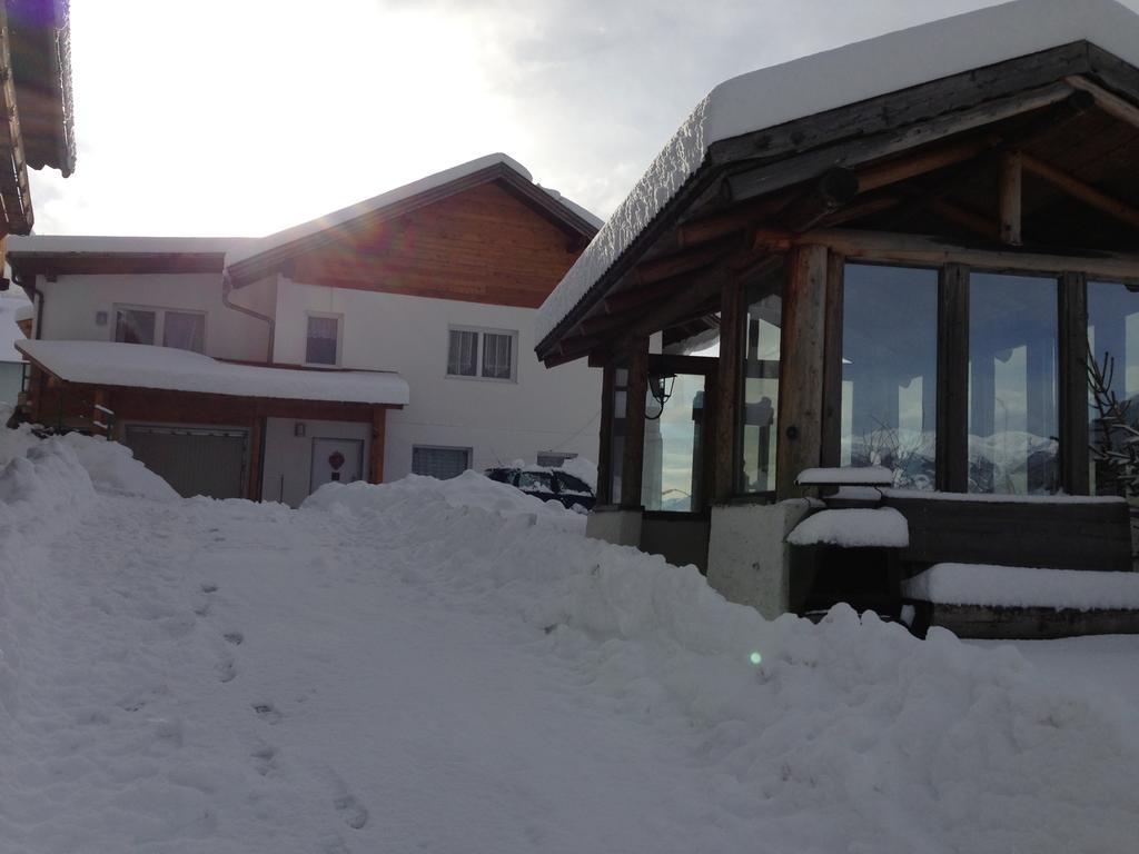 Panoramahof Holly Hotel Obervellach Room photo