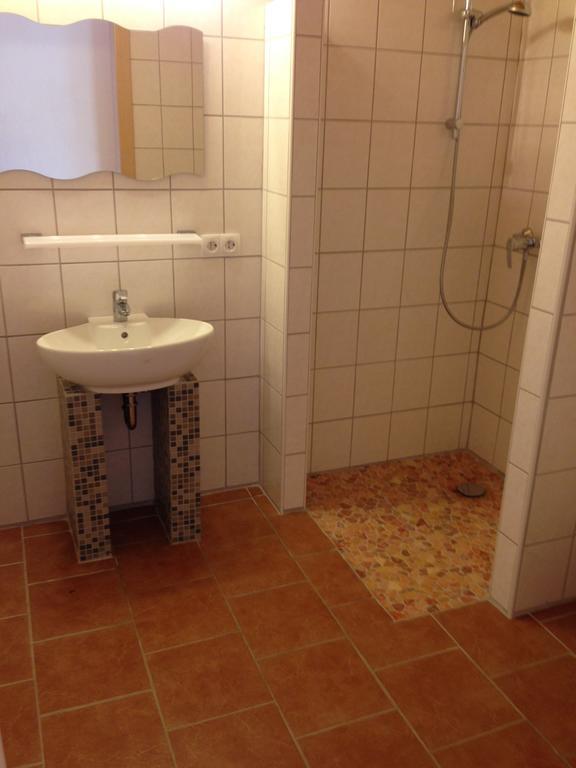 Panoramahof Holly Hotel Obervellach Room photo